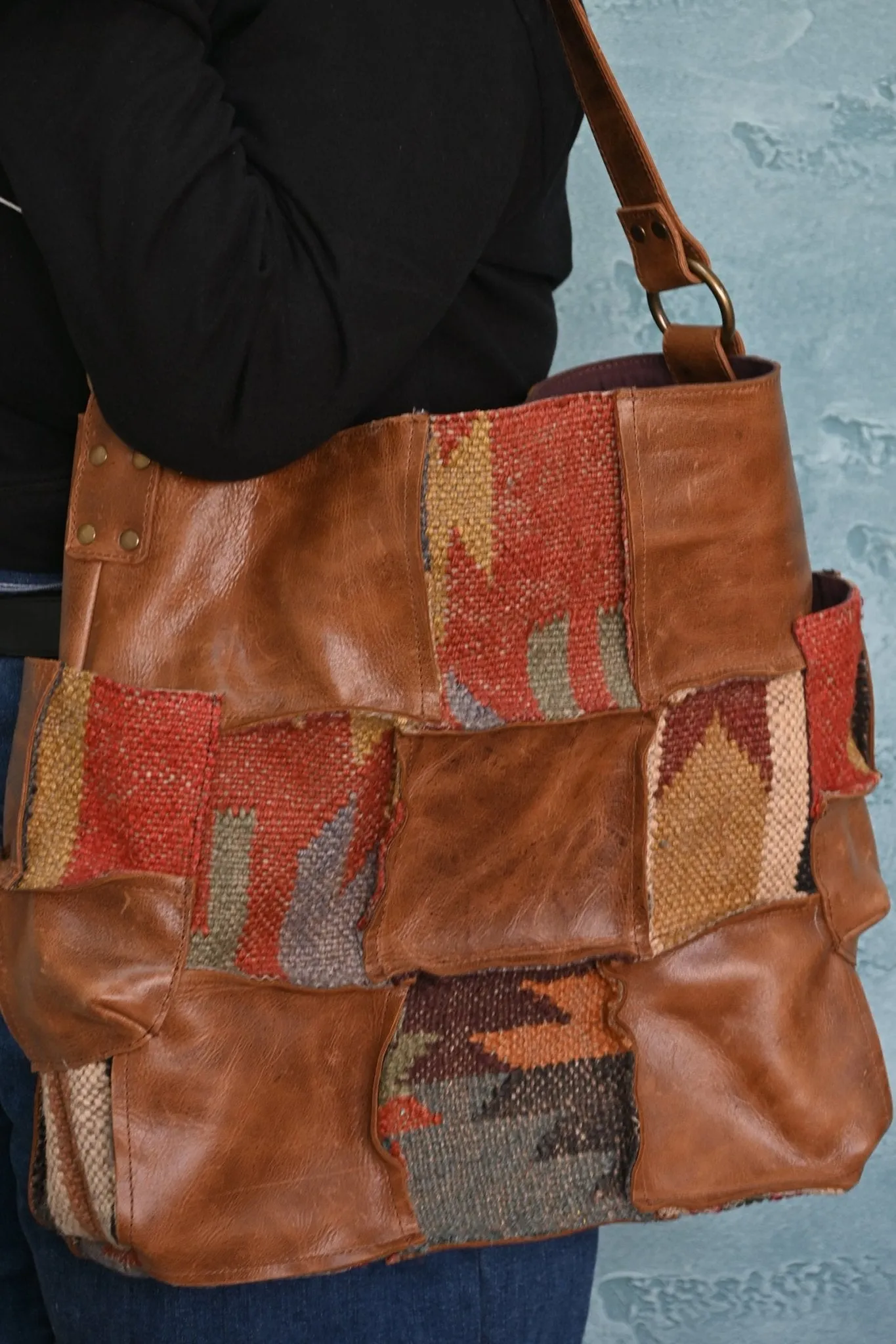 BEHOOVE - KILIM & LEATHER PATCHWORK HAND BAG