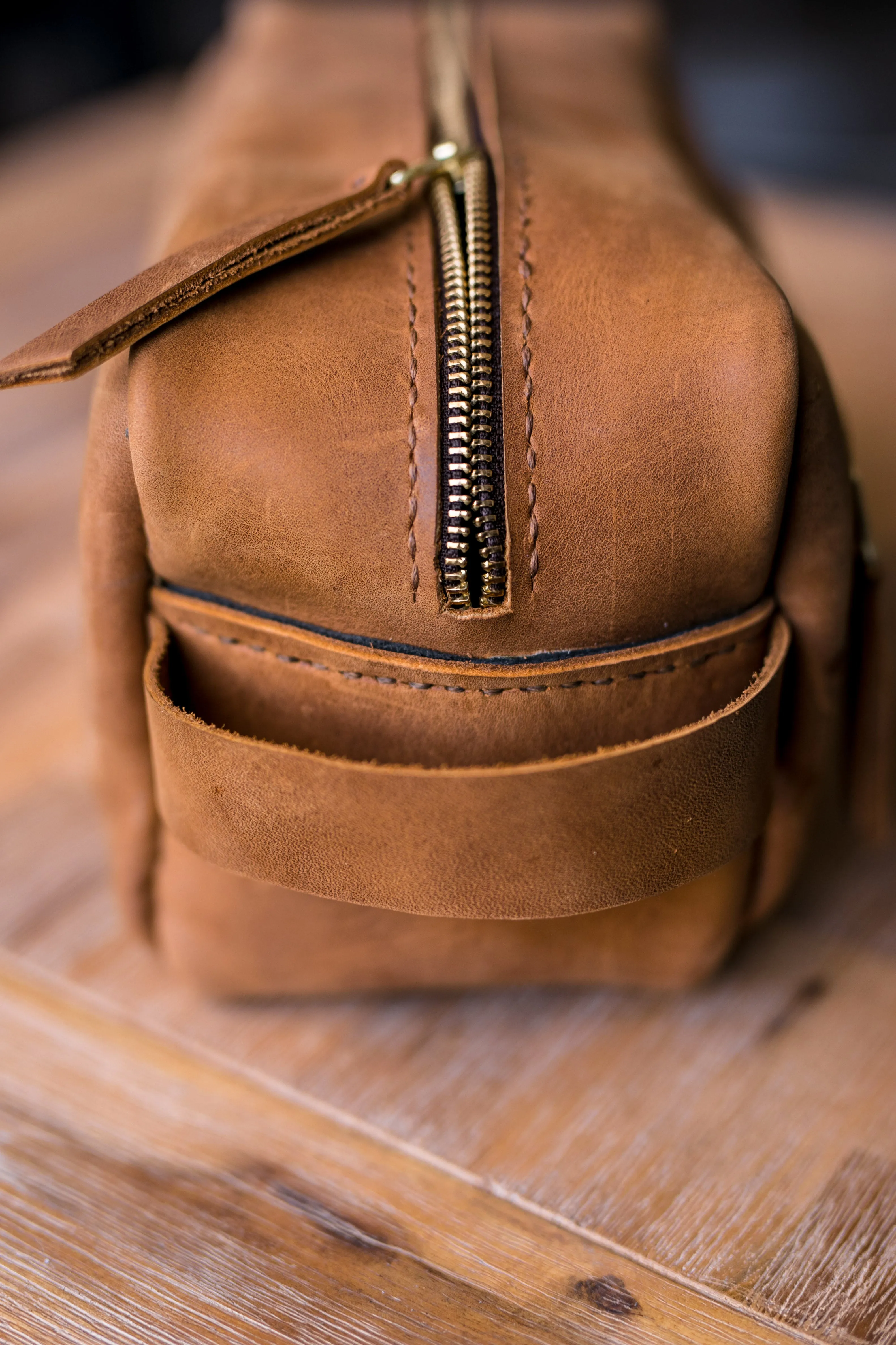 Unisex Genuine Leather Toiletry Bag Tan Edition.