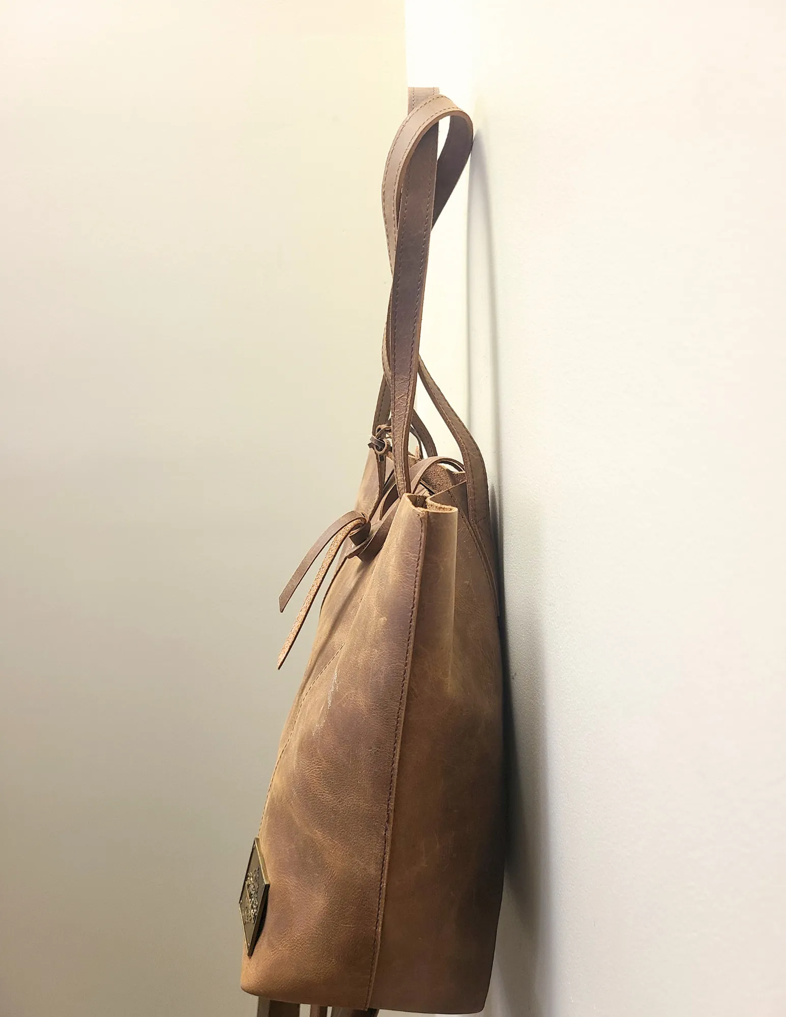 Women's Hunter Leather Tote Bag - Light